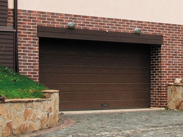 Секционные ворота 3900х2300 мм коричнево-красные DoorHan rsd02, oskol.doorhan.ru